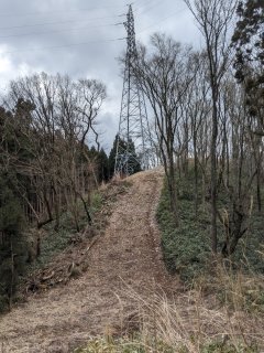 送電線巡視路です